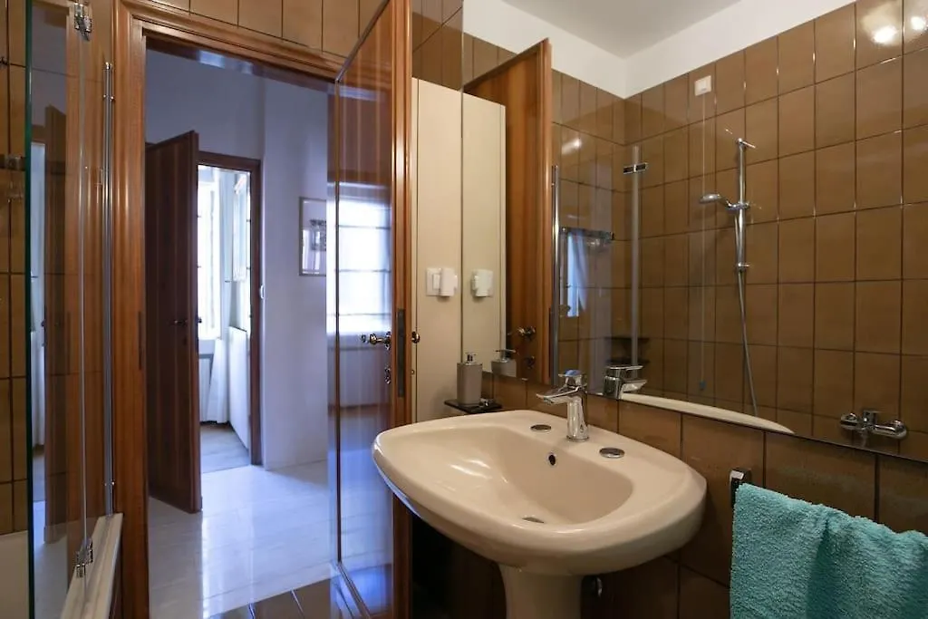 Classy Spacious Apartment Close To St.Mark Square Benátky